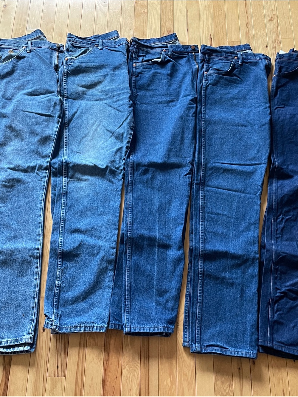 6 pairs Levi’s Men's Blue Jeans - Timeless Straight Fit, all size 38x36